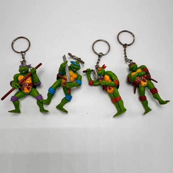 4 - Teenage Mutant Ninja Turtles  2.5" Keychains, Key Ring - Picture 1 of 3